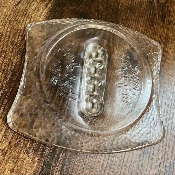 Holiday Inn Vintage 1970s Textured Glass Collectible Ashtray/Dish - Picture 5 of 5